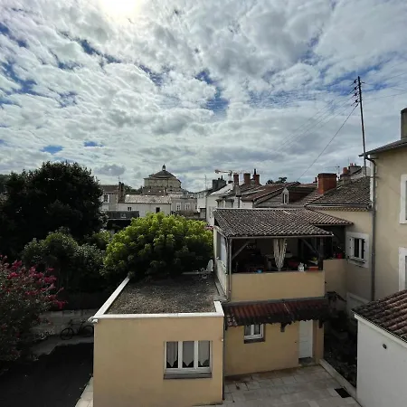 Les De Francheville Apartment